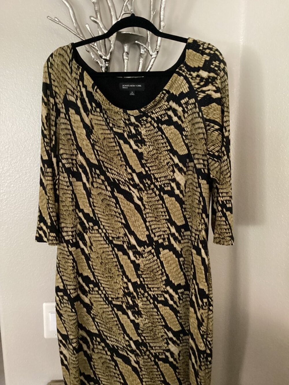 Jones New York gold and black patterned dress, fully lined, size 14